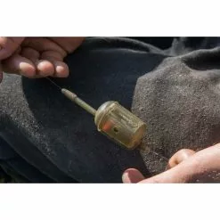 MATRIX Maggot Feeders -Aas en Voer Verkoop matrix maggot feeders gfr240 gfr241 gfr242 voerkorven 10